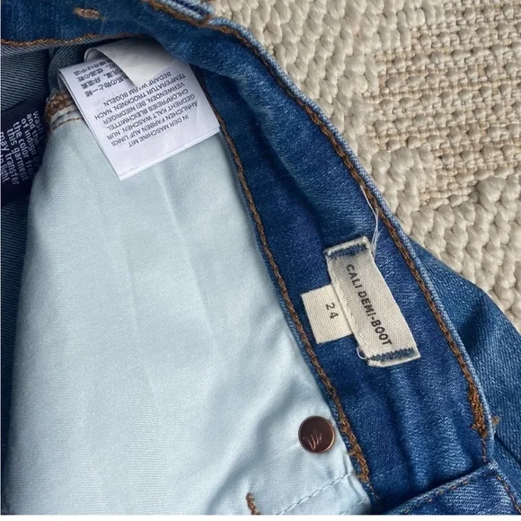 Madewell Women’s Cali Demi Mini Flare Distressed Jeans Size 24 - Picture 9 of 10